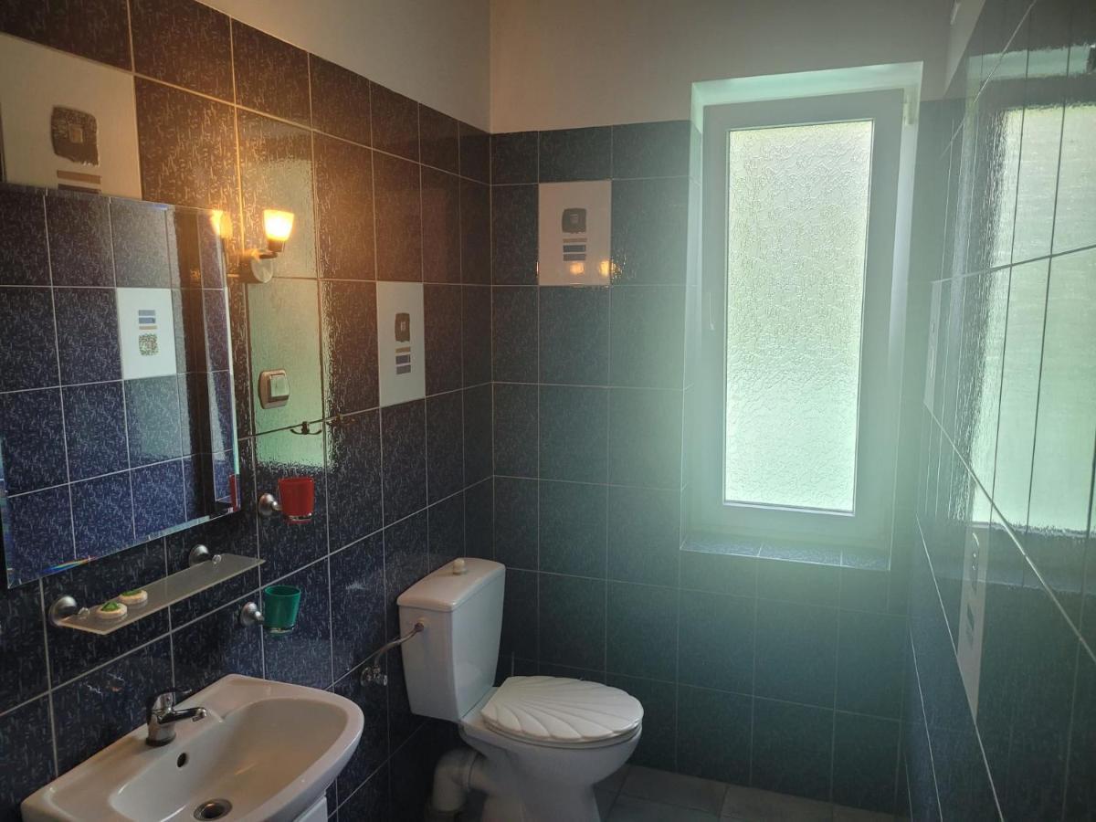 Albert Turystyczne Uslugi Hotelarskie Varsovia Exterior foto